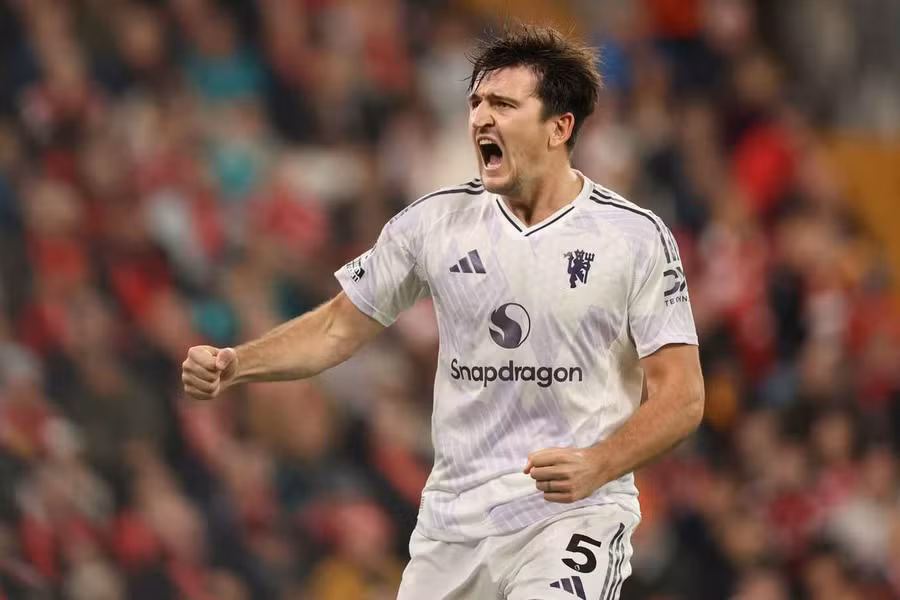 Maguire scores last-gasp winner as Manchester United stun Liverpool for big win