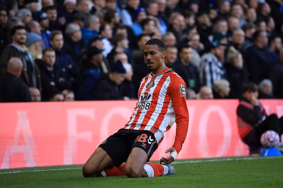 Sunderland’s remarkable start to the season continues with late victory at Chelsea