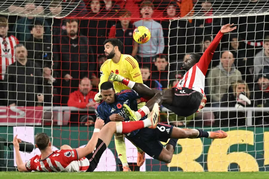 Brobbey scores 94th-minute equaliser as Sunderland end Arsenal winning run
