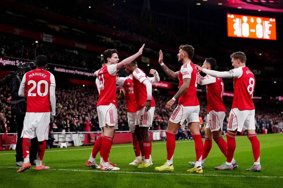 Arsenal move five points clear after hard-fought victory over Brentford