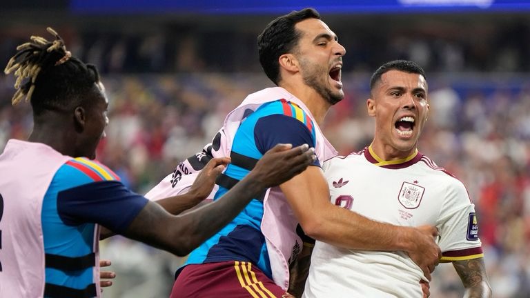 Spain Cruise Past France to Reach World Cup Final